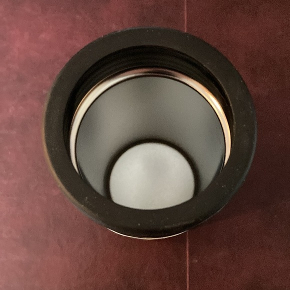 Hydragear Slim Can Cooler with non-slip silicone base - Picture 4 of 4